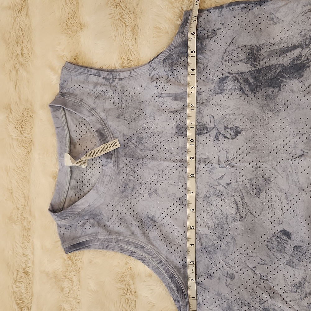 Lululemon Train to be Relaxed Fit Luna Blue Tye Dye Mesh Tank Top size 6 - Picture 8 of 11